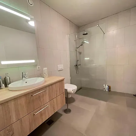 Modern And Spacious 3 Bedroom Apartment In Kopavogur Reykjavik Exterior photo