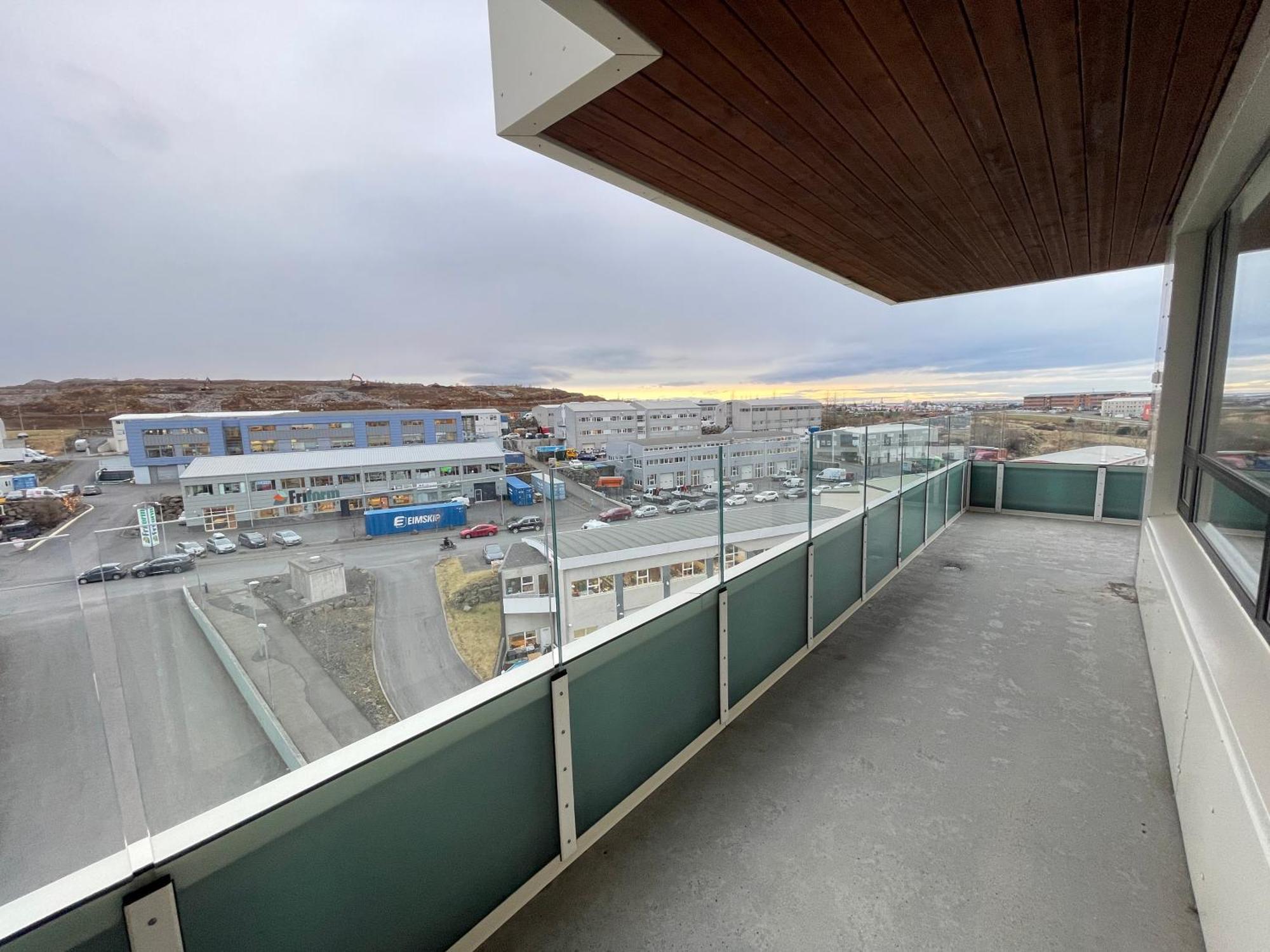 Modern And Spacious 3 Bedroom In Kopavogur Apartamento Reikiavik